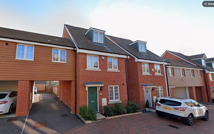 3 Bedroom Semi-Detached House To Rent In Veritas Grove, Leighton Buzzard, Central Bedfordshire, LU7