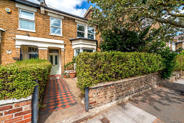3 Bedroom Flat For Sale In George Lane, London, SE13