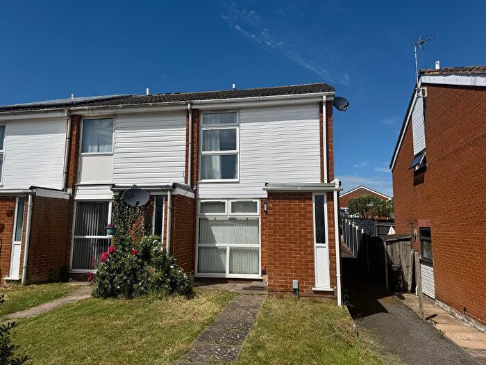 2 Bedroom End Of Terrace House For Sale In Rose Close, Rothwell, NN14