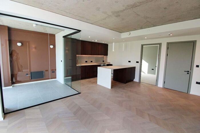 2 Bedroom Apartment To Rent In St Georges Gardens, M15