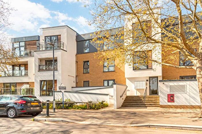 1 Bedroom Flat To Rent In Somerset Road, Teddington, TW11