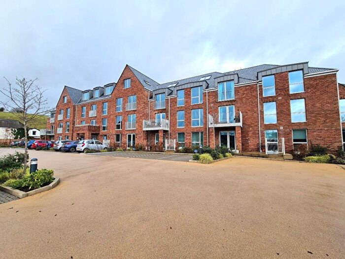 2 Bedroom Retirement Property For Sale In Wycombe Lane, HP10