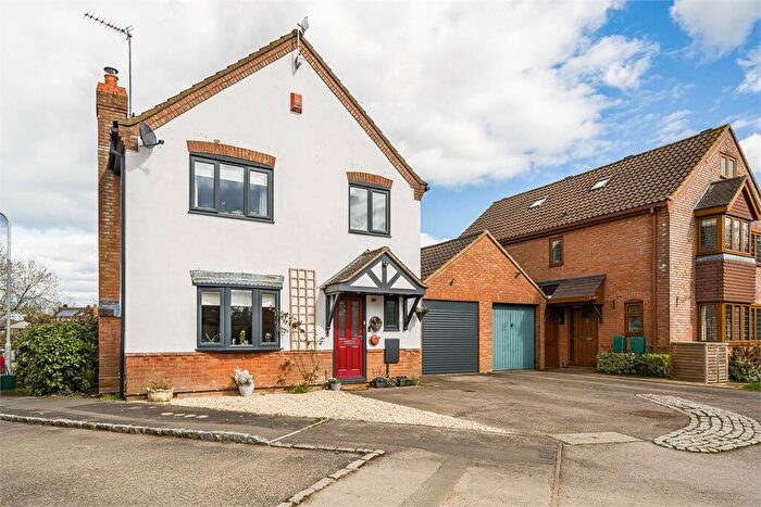 4 Bedroom Detached House For Sale In Dudley Close, North Marston, Buckinghamshire., MK18