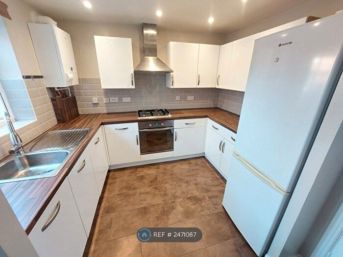 2 Bedroom Flat To Rent In Chapel Close, Wantage, OX12