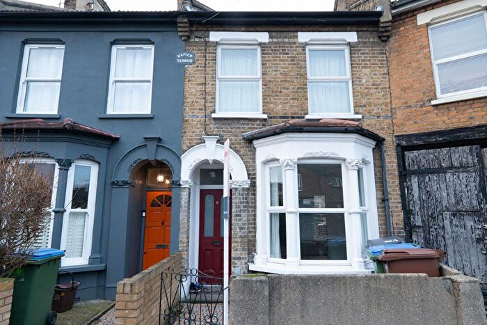 3 Bedroom Maisonette To Rent In Napier Road, Leytonstone, E11