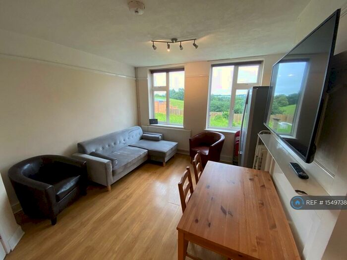 5 Bedroom Semi-Detached House To Rent In St. Martins Hill, Canterbury, CT1