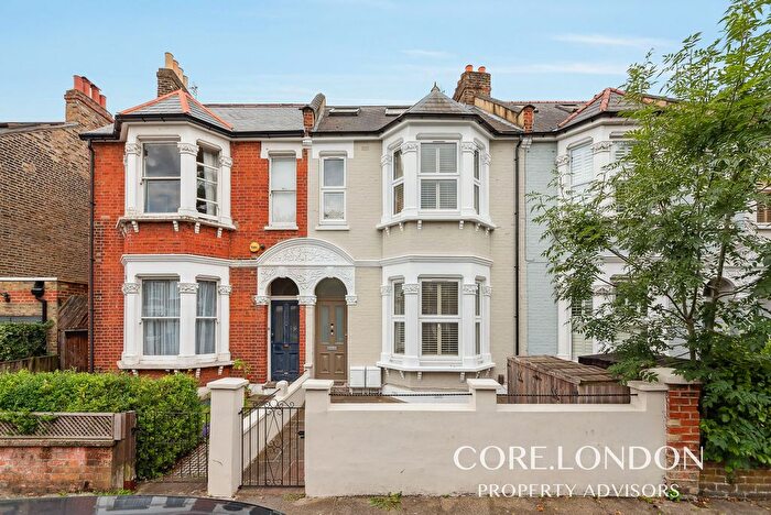 2 Bedroom Flat To Rent In Wolseley Gardens, London, W4