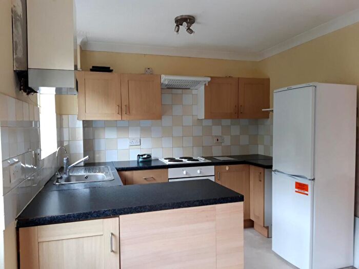 3 Bedroom End Of Terrace House To Rent In Windmill Court, Crawley, RH10