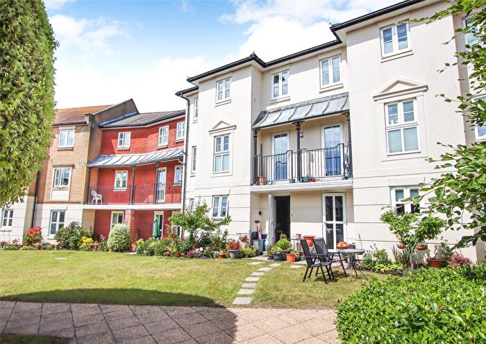 1 Bedroom Apartment For Sale In Anchorage Way, Lymington, Hampshire, SO41
