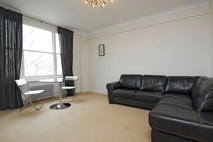 1 Bedroom Flat To Rent In Hill Street, Mayfair, W1J