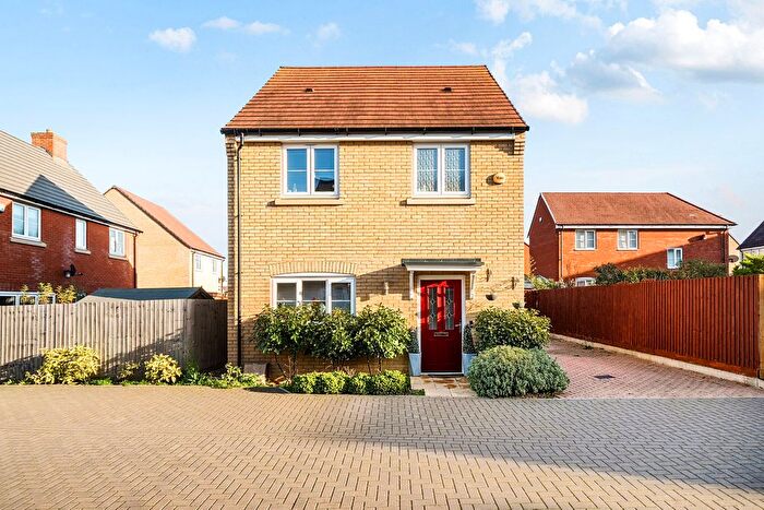 3 Bedroom Detached House For Sale In Herberts Meadow, Clifton, Shefford, SG17
