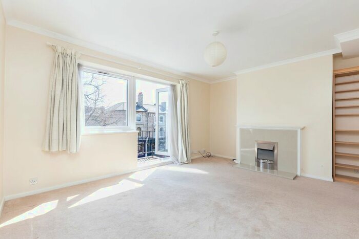 2 Bedroom Flat To Rent In Nightingale Lane, London, SW12