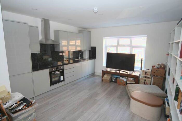 Studio To Rent In Greenford Road, Greenford, UB6