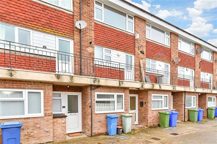 Studio For Sale In Sommerville Close, Faversham, Kent, ME13