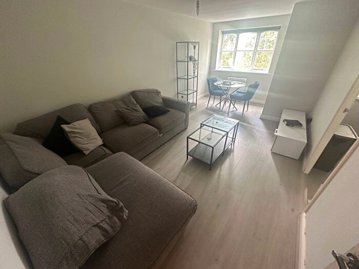 1 Bedroom Flat To Rent In Cherry Blossom Close, London, N13