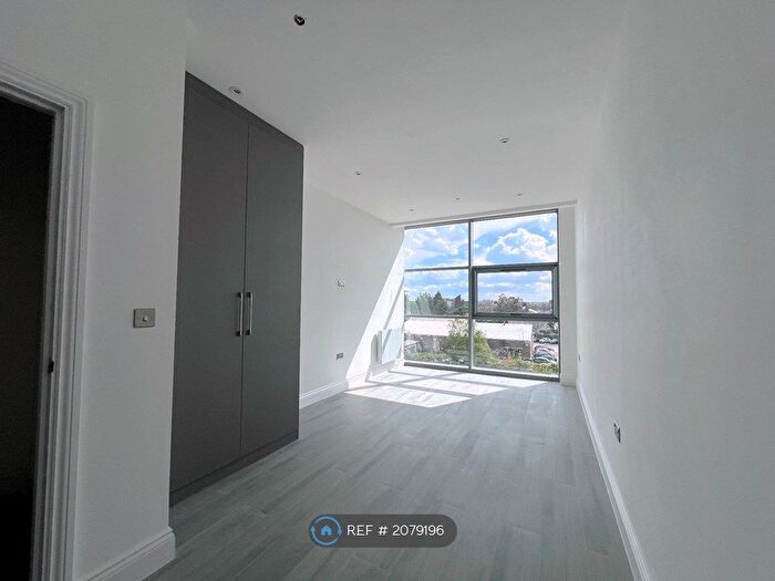 1 Bedroom Flat To Rent In Farnham Road, Slough, SL1