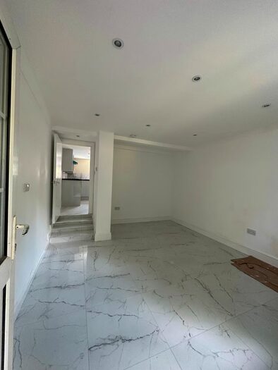 1 Bedroom Flat To Rent In Upper Bridge Road, Chelmsford, CM2