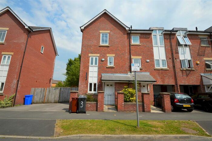 4 Bedroom Town House To Rent In Drayton Street, Hulme, Manchester, M15
