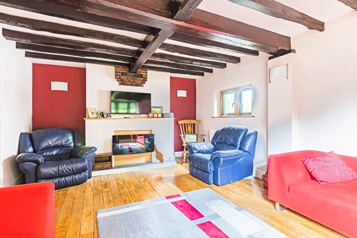 6 Bedroom Detached House To Rent In The Hermitage, London Road, Hemel Hempstead, Hertfordshire, HP1