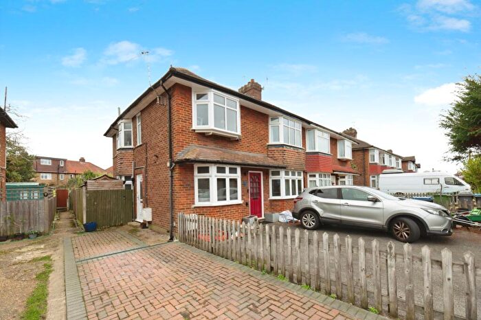 2 Bedroom Maisonette For Sale In Cheshire Gardens, Chessington, KT9