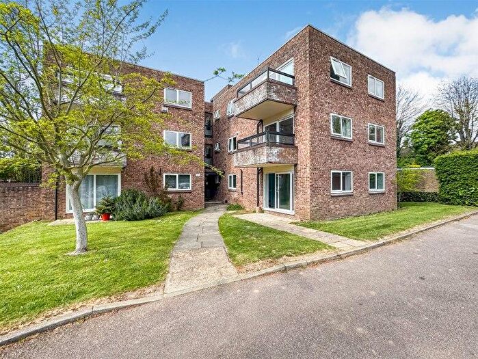 2 Bedroom Flat To Rent In Milton Road, Harpenden, AL5