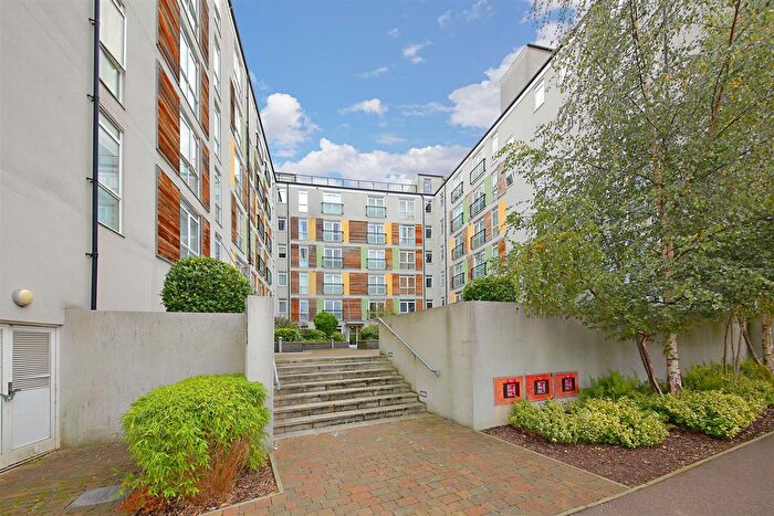 1 Bedroom Flat To Rent In Maxwell Road, Borehamwood, WD6