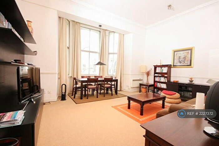 1 Bedroom Flat To Rent In Redcliffe Square, London, SW10