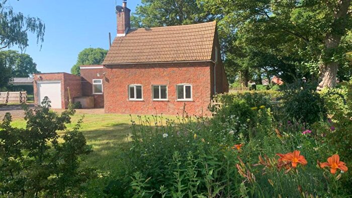 2 Bedroom Cottage For Sale In Main Road, Carrington, PE22