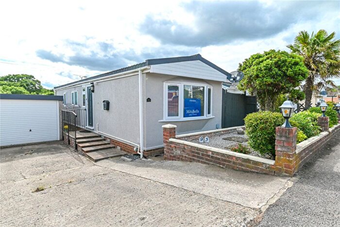 1 Bedroom Mobile/park Home For Sale In Westwood Park, Bashley Cross Road, New Milton, Hampshire, BH25