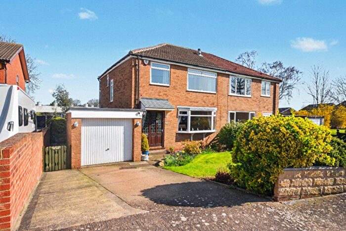 3 Bedroom Semi Detached House For Sale In Fairfield Road, Ossett, West Yorkshire, WF5