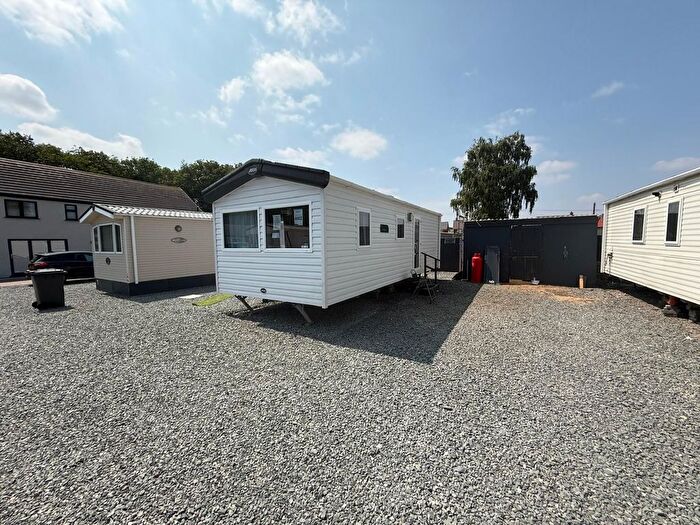 2 Bedroom Chalet To Rent In Westonia, Palmers Road, Parnwell, Peterborough, PE1