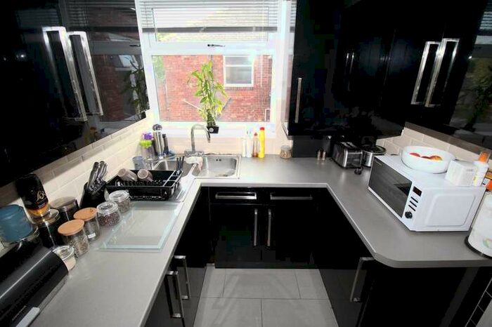 2 Bedroom Flat To Rent In Victoria Road West, Hebburn, NE31