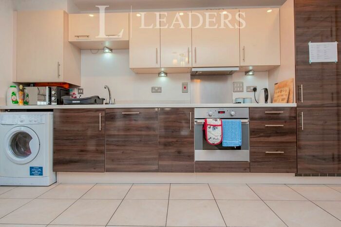 2 Bedroom Apartment To Rent In Cross Close, Cirencester, GL7