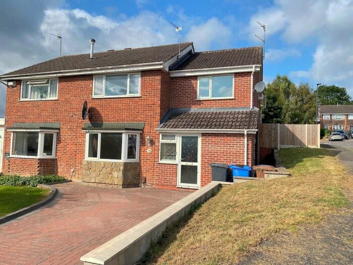 4 Bedroom Semi-Detached House To Rent In Derwent Close, Allestree, Derby, DE22