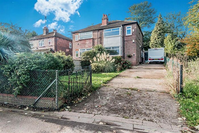 3 Bedroom Semi-detached House For Sale In Stonebridge Avenue, Leeds, LS12