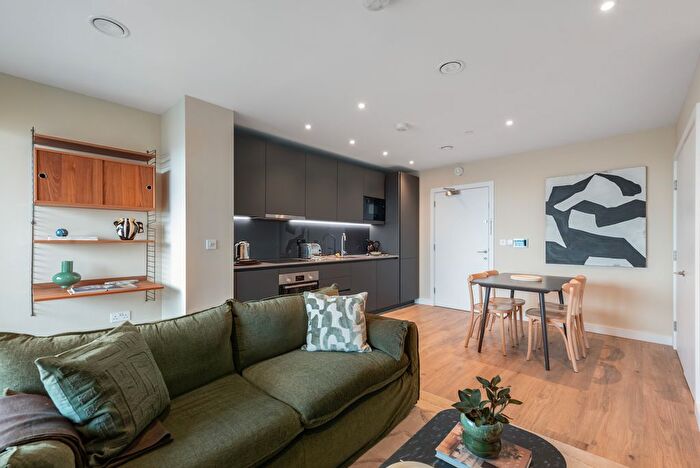 1 Bedroom Flat To Rent In Riverstone Heights, Reed Avenue, London, E3