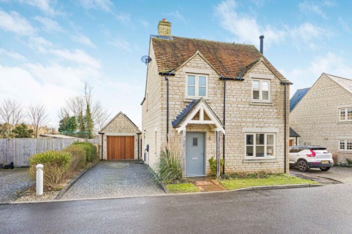 3 Bedroom Detached House For Sale In Saxon Way, Fairford, Gloucestershire, GL7