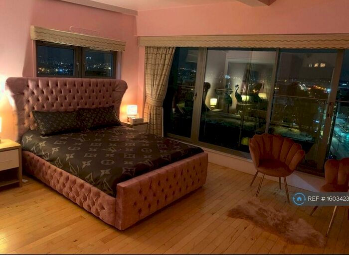 3 Bedroom Penthouse To Rent In Clyde Street, Glasgow, G1