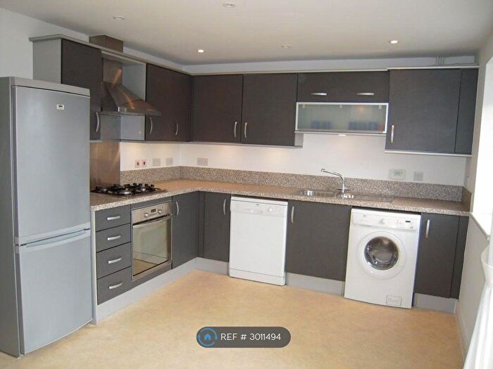 3 Bedroom End Of Terrace House To Rent In The Firs, Newbury, RG14