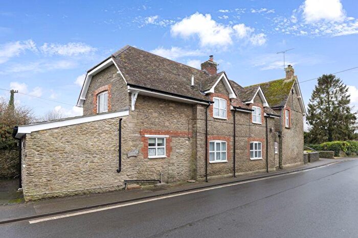 3 Bedroom Link Detached House For Sale In Longburton, Sherborne, DT9