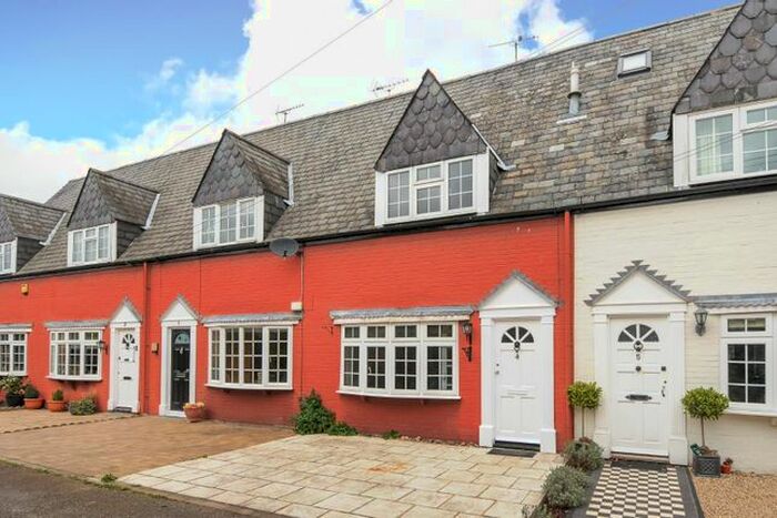 3 Bedroom Terraced House To Rent In Alma Road, Windsor SL4