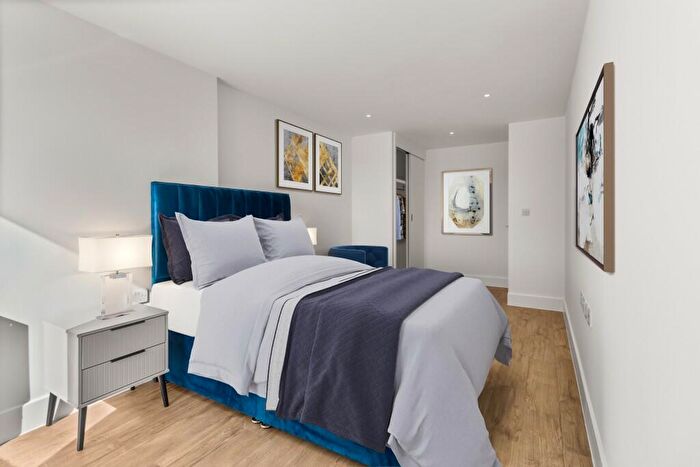 2 Bedroom Apartment To Rent In Station Approach, Epsom, Surrey, KT19