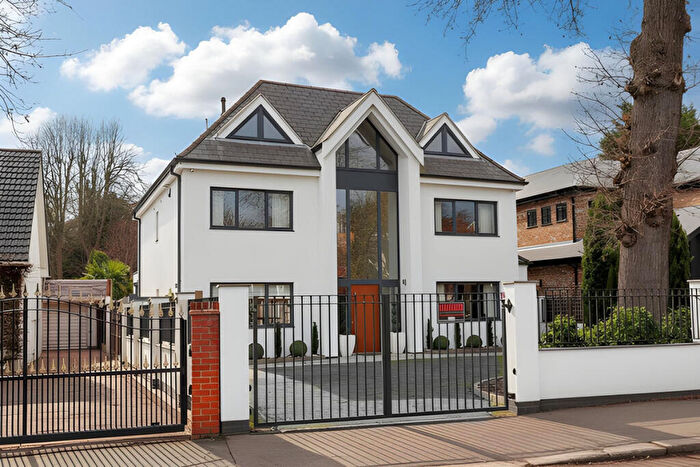 6 Bedroom Detached House For Sale In Nelmes Road, Hornchurch, RM11