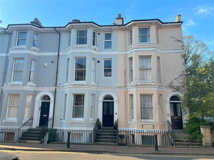 2 Bedroom Flat To Rent In York Road, Tunbridge Wells, Kent, TN1