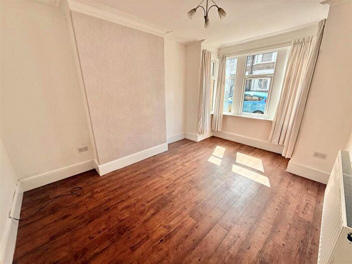 1 Bedroom Maisonette To Rent In High Town Road, Luton, LU2