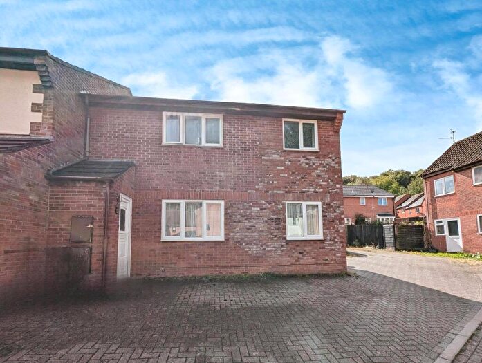3 Bedroom Property To Rent In Wyefield Court, Monmouth, Sir Fynwy, NP25