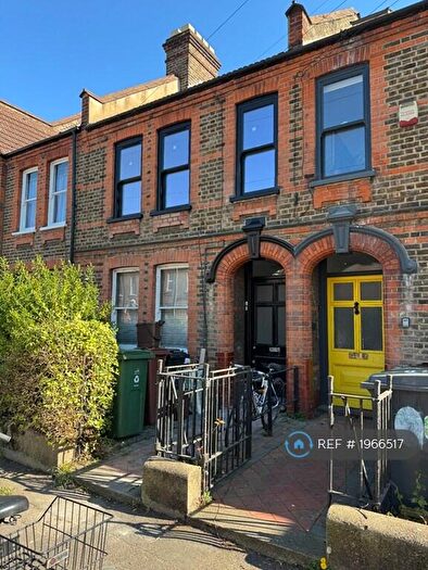 1 Bedroom Flat To Rent In Courtenay Road, London, E17