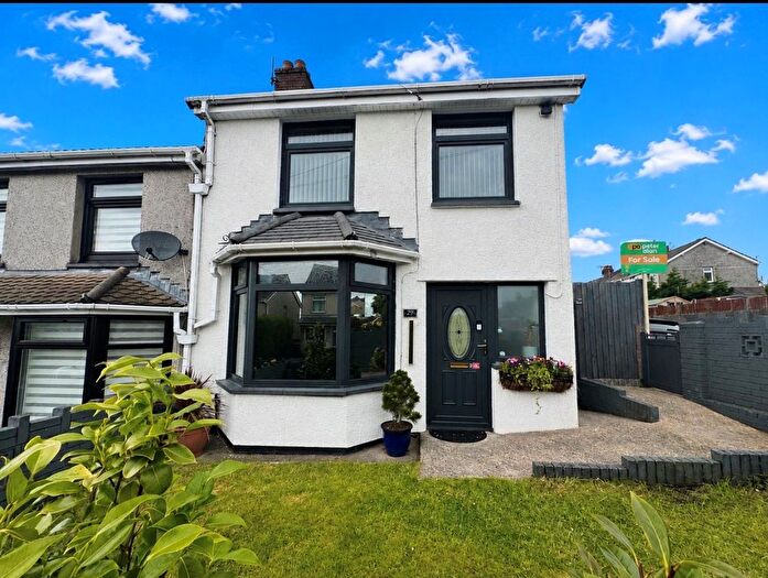 3 Bedroom Terraced House For Sale In Central Avenue, Cefn Fforest, NP12
