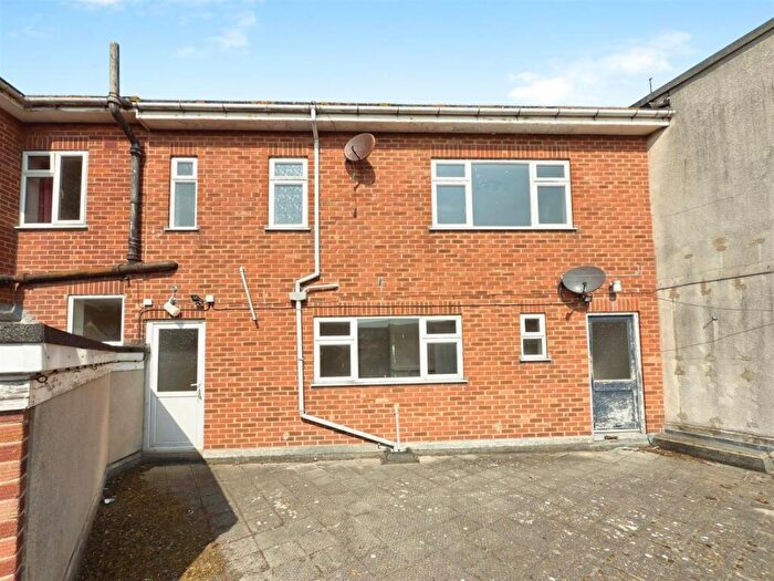 3 Bedroom Maisonette For Sale In London Road North, Lowestoft, Suffolk, NR32