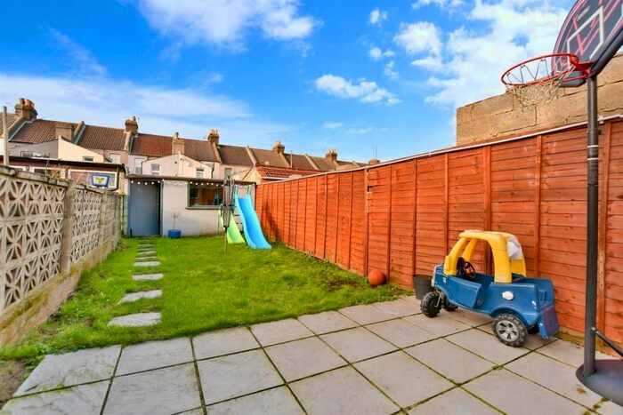 3 Bedroom Terraced House To Rent In Shakespeare Road, Gillingham, ME7